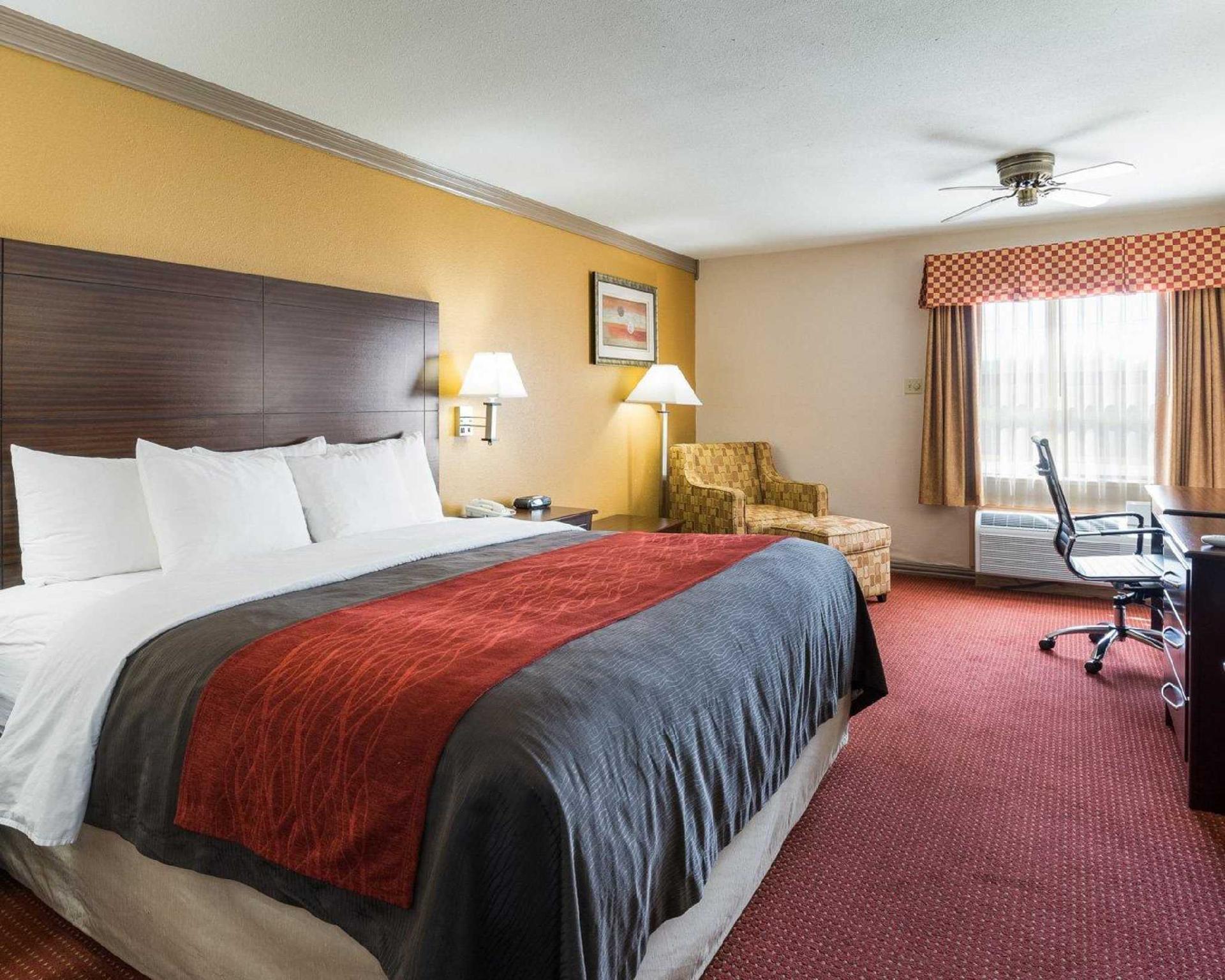 Days Inn By Wyndham Rosenberg Esterno foto