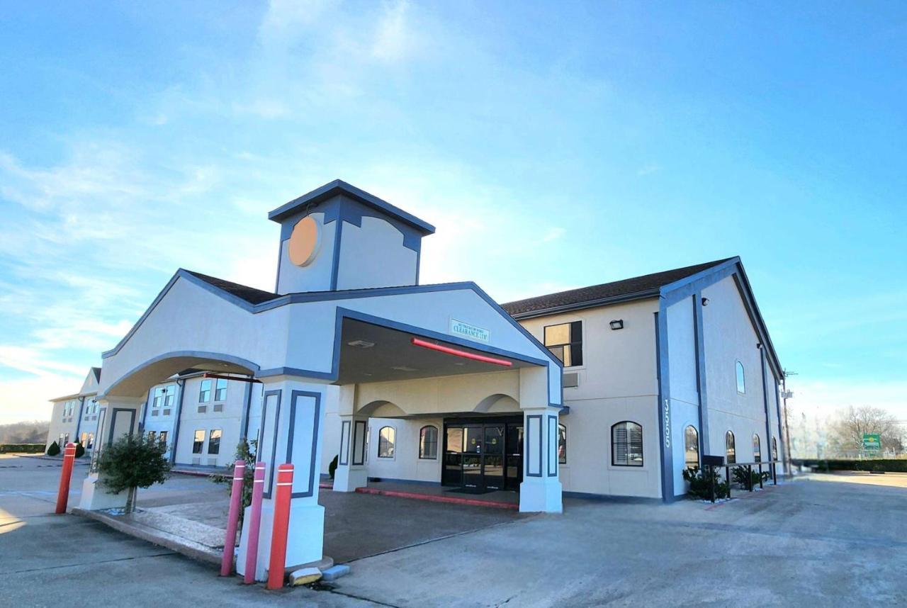 Days Inn By Wyndham Rosenberg Esterno foto