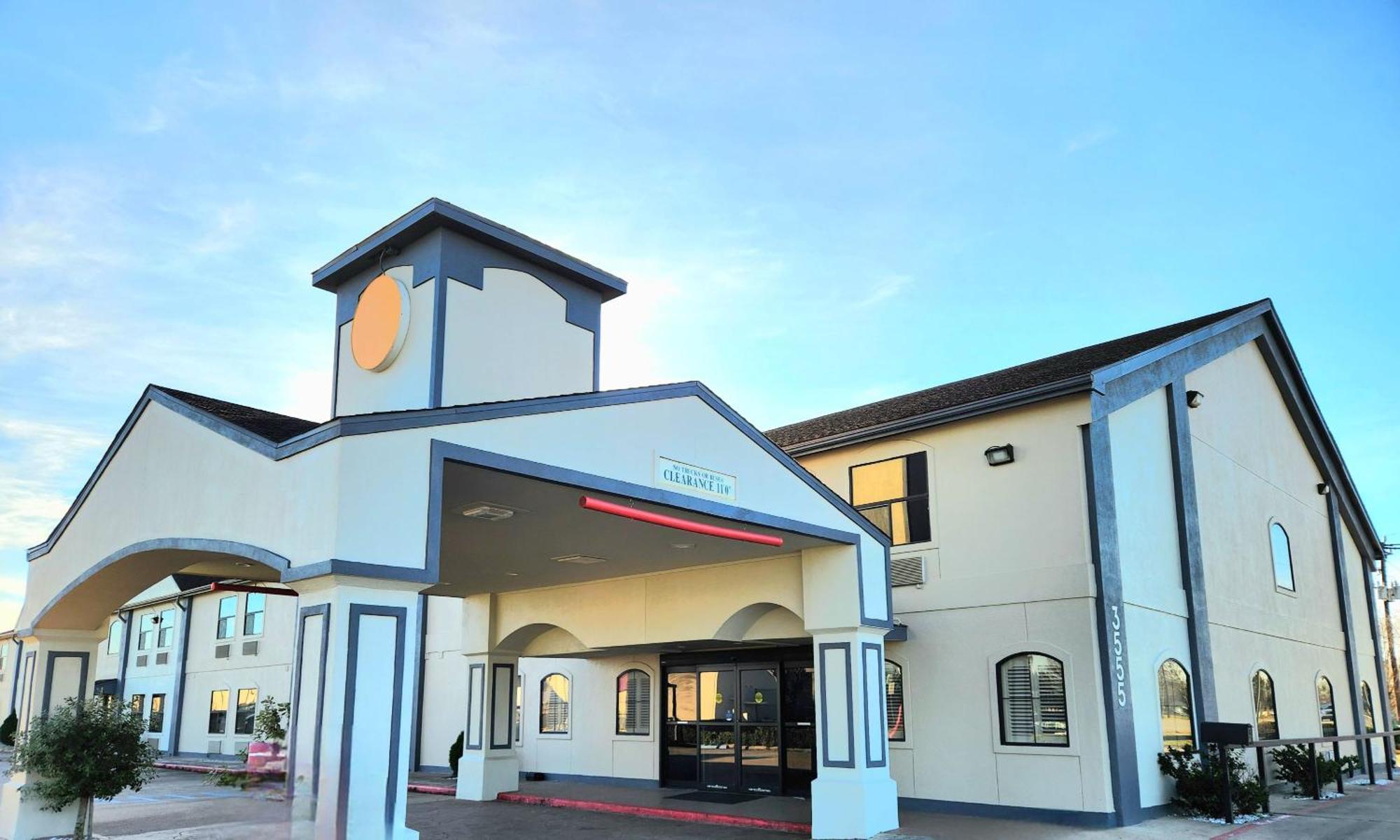 Days Inn By Wyndham Rosenberg Esterno foto