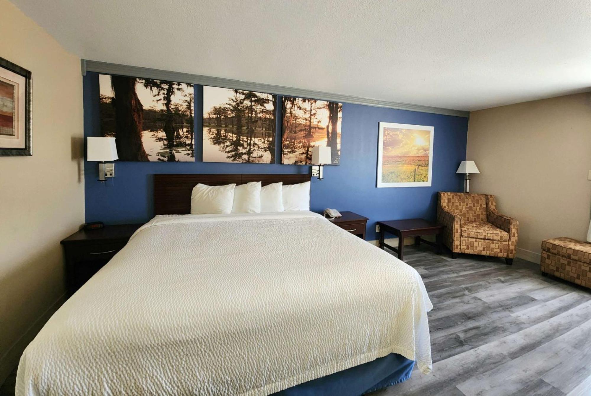 Days Inn By Wyndham Rosenberg Esterno foto