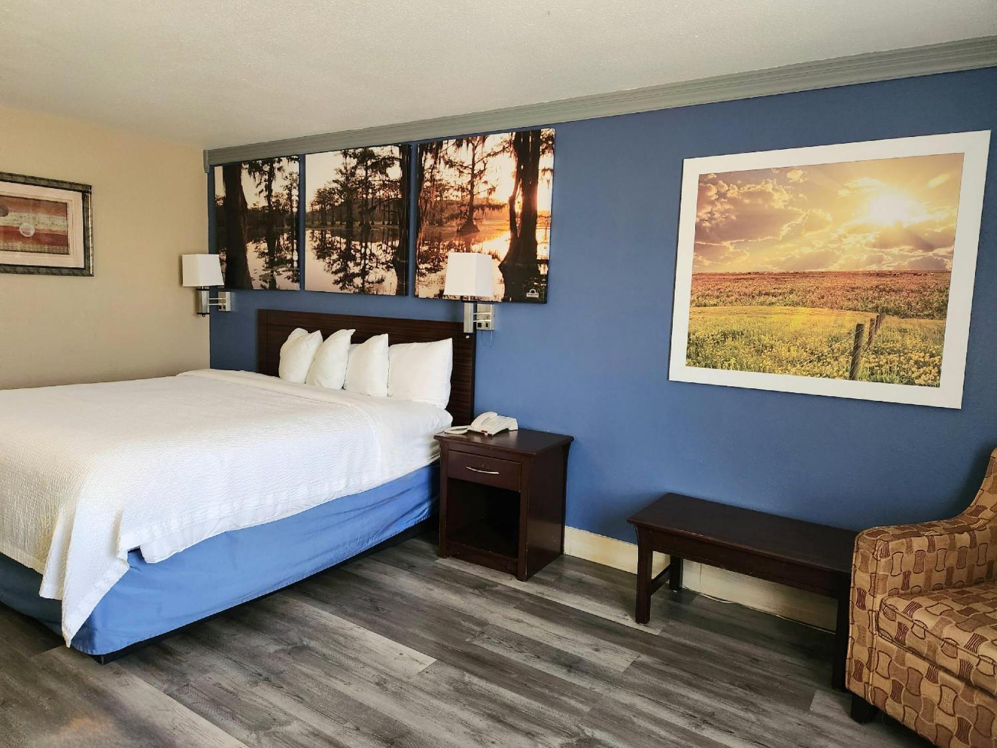 Days Inn By Wyndham Rosenberg Esterno foto