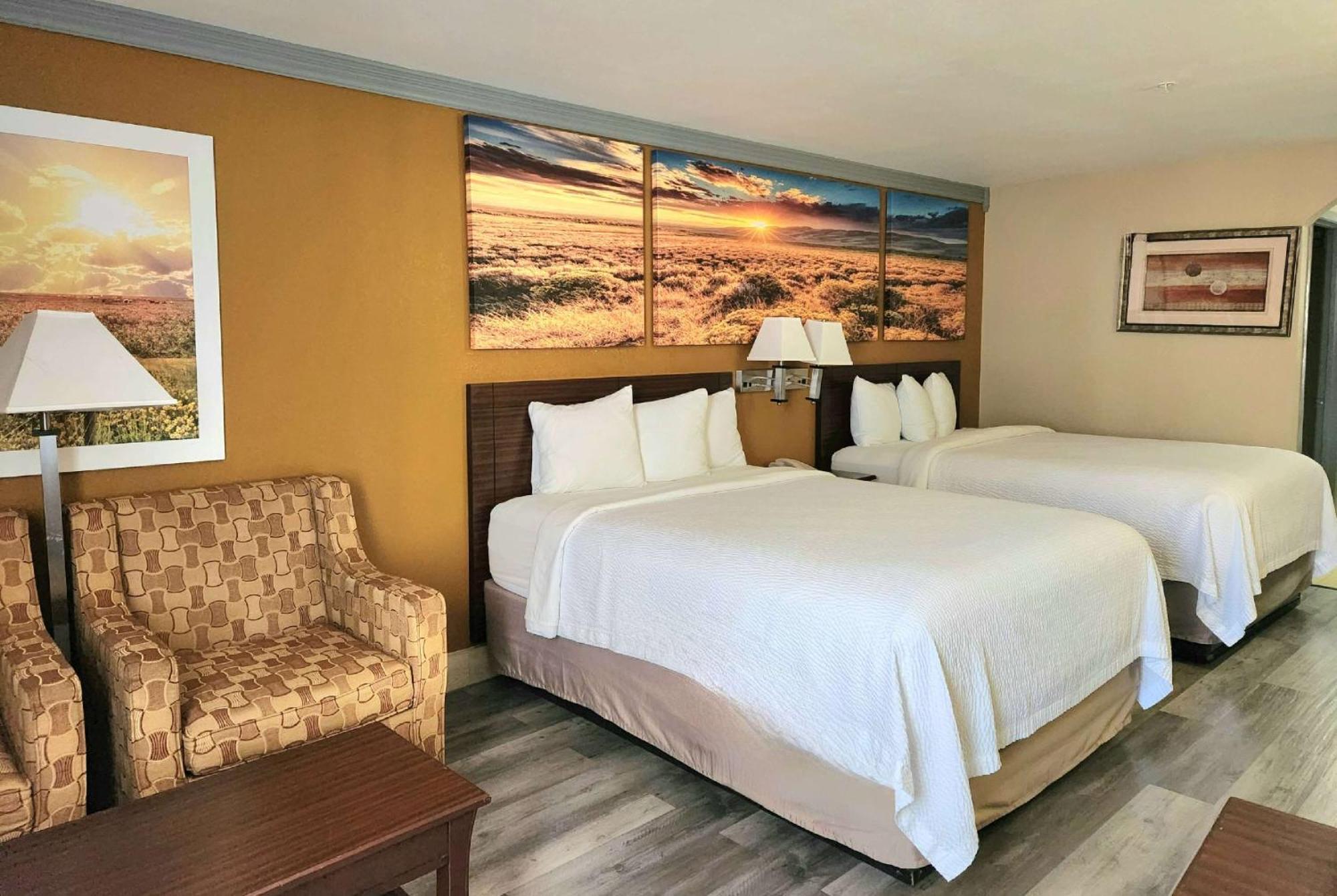 Days Inn By Wyndham Rosenberg Esterno foto
