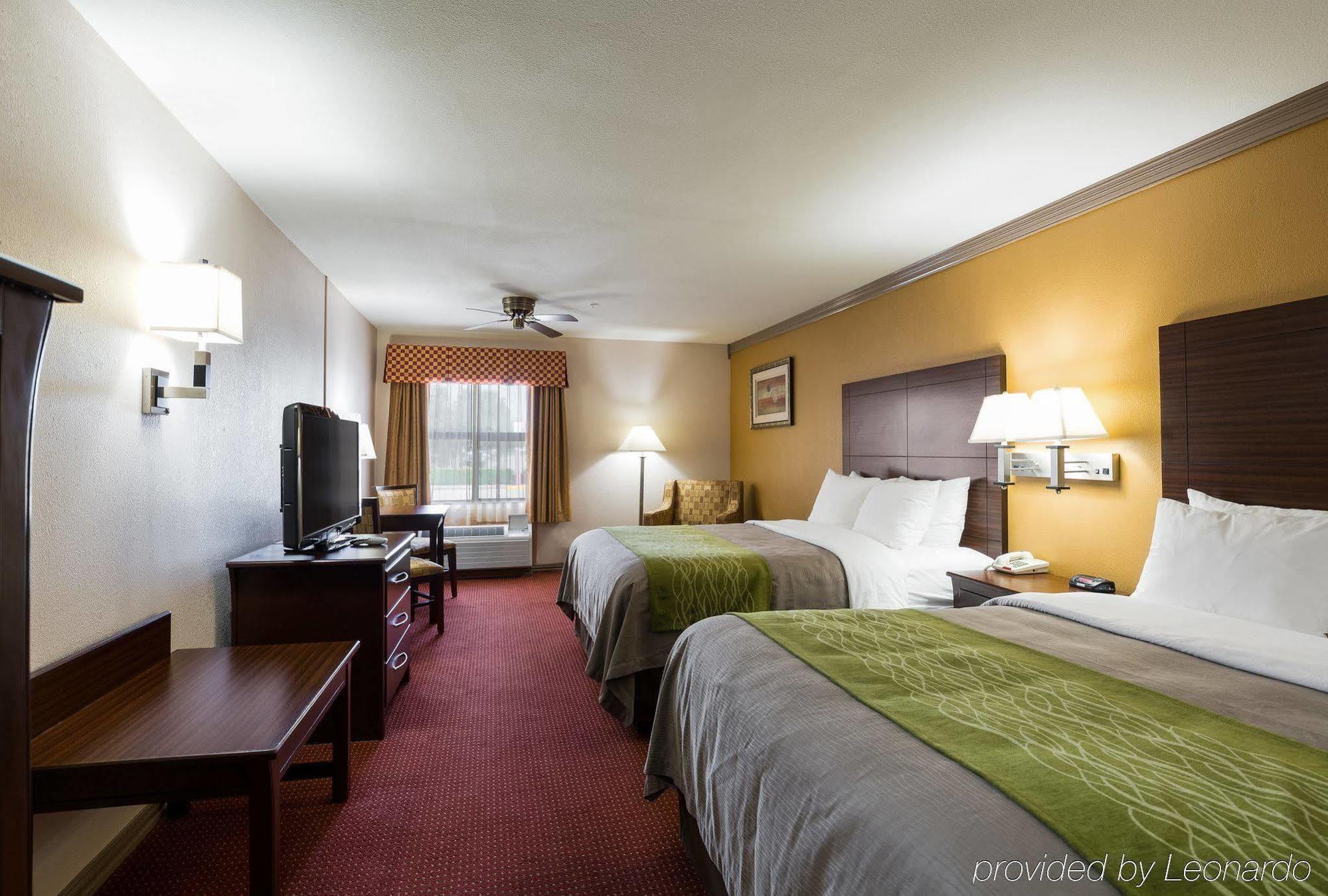 Days Inn By Wyndham Rosenberg Esterno foto